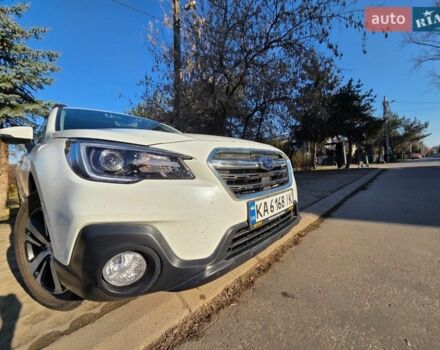 Белый Субару Аутбек, объемом двигателя 2.5 л и пробегом 77 тыс. км за 23000 $, фото 3 на Automoto.ua