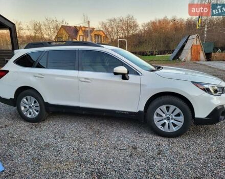 Белый Субару Аутбек, объемом двигателя 2.5 л и пробегом 105 тыс. км за 14999 $, фото 10 на Automoto.ua