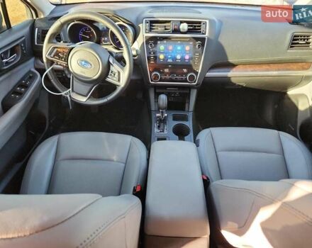 Белый Субару Аутбек, объемом двигателя 3.63 л и пробегом 59 тыс. км за 3000 $, фото 7 на Automoto.ua