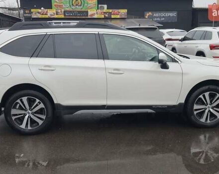 Белый Субару Аутбек, объемом двигателя 2.5 л и пробегом 199 тыс. км за 19450 $, фото 6 на Automoto.ua