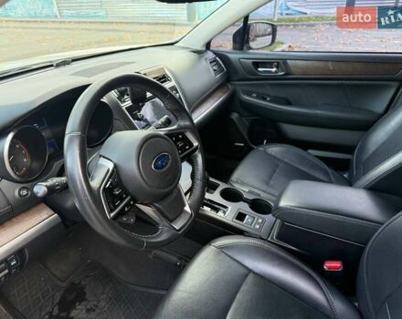 Белый Субару Аутбек, объемом двигателя 2.46 л и пробегом 110 тыс. км за 17300 $, фото 5 на Automoto.ua