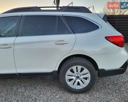 Белый Субару Аутбек, объемом двигателя 2.5 л и пробегом 105 тыс. км за 14999 $, фото 3 на Automoto.ua