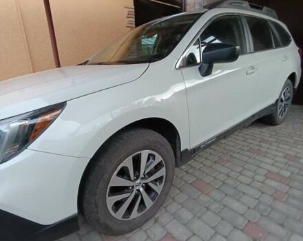 Белый Субару Аутбек, объемом двигателя 2.5 л и пробегом 73 тыс. км за 22222 $, фото 2 на Automoto.ua