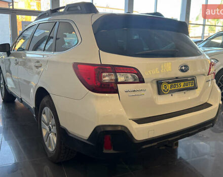 Білий Субару Аутбек, об'ємом двигуна 2.5 л та пробігом 76 тис. км за 18200 $, фото 4 на Automoto.ua