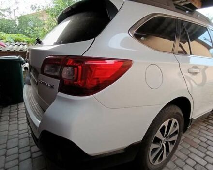 Белый Субару Аутбек, объемом двигателя 2.5 л и пробегом 73 тыс. км за 22222 $, фото 4 на Automoto.ua