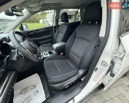 Белый Субару Аутбек, объемом двигателя 2.5 л и пробегом 60 тыс. км за 19800 $, фото 13 на Automoto.ua