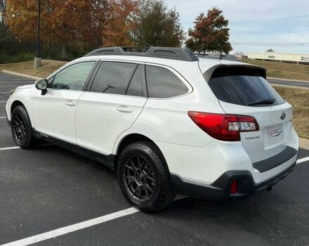 Белый Субару Аутбек, объемом двигателя 2.5 л и пробегом 45 тыс. км за 15000 $, фото 4 на Automoto.ua