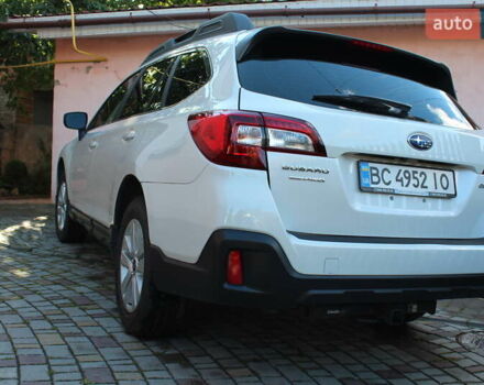Белый Субару Аутбек, объемом двигателя 2.5 л и пробегом 73 тыс. км за 22222 $, фото 7 на Automoto.ua
