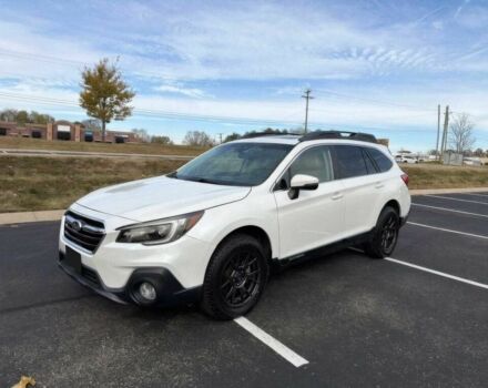 Белый Субару Аутбек, объемом двигателя 2.5 л и пробегом 45 тыс. км за 15000 $, фото 2 на Automoto.ua