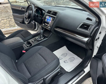 Белый Субару Аутбек, объемом двигателя 2.5 л и пробегом 60 тыс. км за 19800 $, фото 30 на Automoto.ua