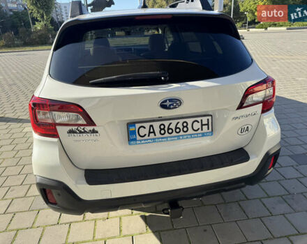 Белый Субару Аутбек, объемом двигателя 2.5 л и пробегом 122 тыс. км за 20800 $, фото 2 на Automoto.ua