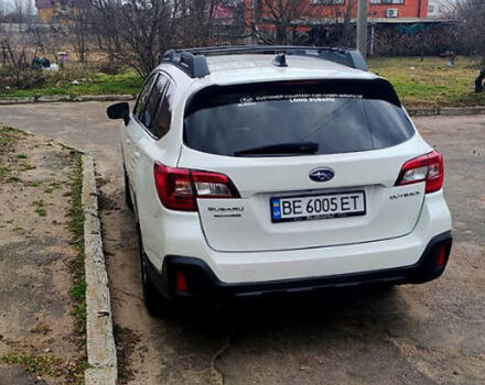 Белый Субару Аутбек, объемом двигателя 2.5 л и пробегом 50 тыс. км за 17800 $, фото 3 на Automoto.ua