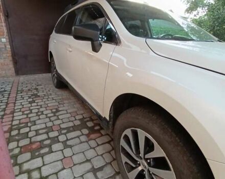 Белый Субару Аутбек, объемом двигателя 2.5 л и пробегом 73 тыс. км за 22222 $, фото 3 на Automoto.ua