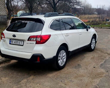 Белый Субару Аутбек, объемом двигателя 2.5 л и пробегом 50 тыс. км за 17800 $, фото 4 на Automoto.ua