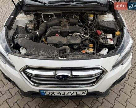 Белый Субару Аутбек, объемом двигателя 2.5 л и пробегом 65 тыс. км за 24000 $, фото 8 на Automoto.ua
