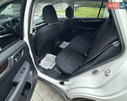 Белый Субару Аутбек, объемом двигателя 2.5 л и пробегом 60 тыс. км за 19800 $, фото 24 на Automoto.ua