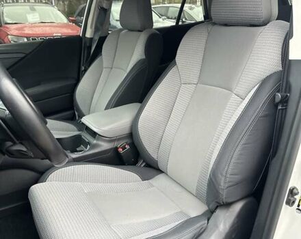 Білий Субару Аутбек, об'ємом двигуна 2.5 л та пробігом 40 тис. км за 21900 $, фото 31 на Automoto.ua