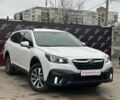 Білий Субару Аутбек, об'ємом двигуна 2.5 л та пробігом 40 тис. км за 21900 $, фото 2 на Automoto.ua