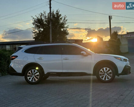 Білий Субару Аутбек, об'ємом двигуна 2.5 л та пробігом 40 тис. км за 19900 $, фото 7 на Automoto.ua