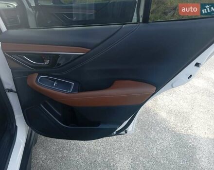 Белый Субару Аутбек, объемом двигателя 2.39 л и пробегом 126 тыс. км за 27600 $, фото 16 на Automoto.ua