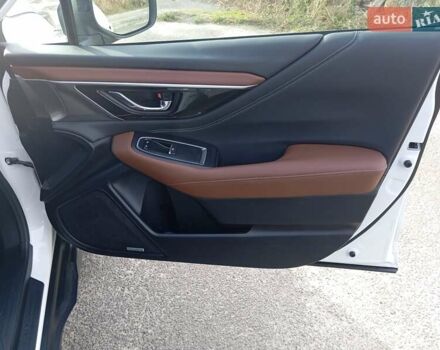 Белый Субару Аутбек, объемом двигателя 2.39 л и пробегом 126 тыс. км за 27600 $, фото 12 на Automoto.ua