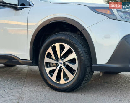 Білий Субару Аутбек, об'ємом двигуна 2.5 л та пробігом 40 тис. км за 19900 $, фото 8 на Automoto.ua