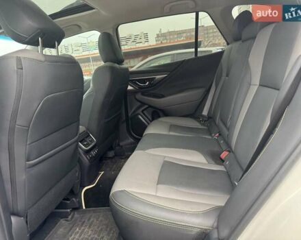 Білий Субару Аутбек, об'ємом двигуна 2.39 л та пробігом 70 тис. км за 26500 $, фото 13 на Automoto.ua