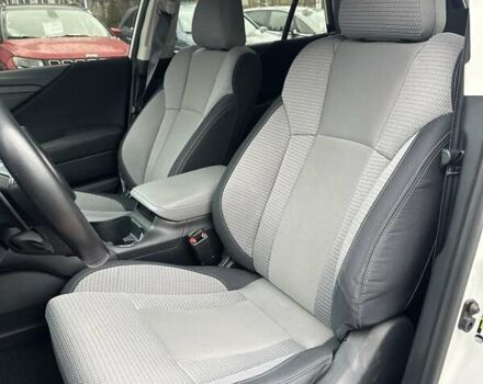 Білий Субару Аутбек, об'ємом двигуна 2.5 л та пробігом 40 тис. км за 21900 $, фото 17 на Automoto.ua