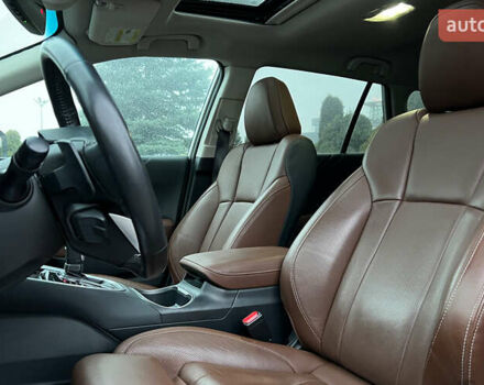 Белый Субару Аутбек, объемом двигателя 2.39 л и пробегом 88 тыс. км за 32900 $, фото 8 на Automoto.ua