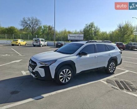 Белый Субару Аутбек, объемом двигателя 2.5 л и пробегом 39 тыс. км за 27500 $, фото 2 на Automoto.ua