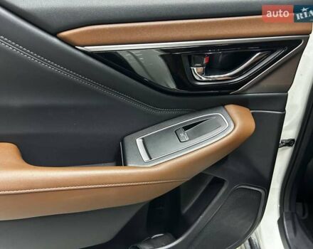 Білий Субару Аутбек, об'ємом двигуна 2.39 л та пробігом 82 тис. км за 29000 $, фото 11 на Automoto.ua