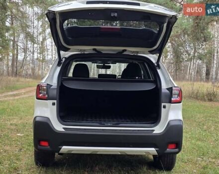 Белый Субару Аутбек, объемом двигателя 2.4 л и пробегом 33 тыс. км за 33500 $, фото 1 на Automoto.ua