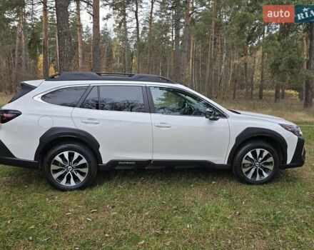 Белый Субару Аутбек, объемом двигателя 2.4 л и пробегом 33 тыс. км за 33500 $, фото 4 на Automoto.ua