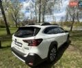 Белый Субару Аутбек, объемом двигателя 2.39 л и пробегом 8 тыс. км за 32300 $, фото 4 на Automoto.ua