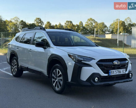Білий Субару Аутбек, об'ємом двигуна 2.5 л та пробігом 7 тис. км за 29000 $, фото 5 на Automoto.ua