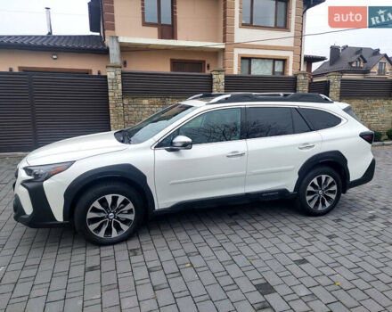 Белый Субару Аутбек, объемом двигателя 2.5 л и пробегом 8 тыс. км за 34000 $, фото 5 на Automoto.ua