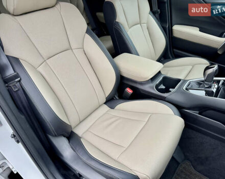 Белый Субару Аутбек, объемом двигателя 2.5 л и пробегом 7 тыс. км за 28800 $, фото 8 на Automoto.ua