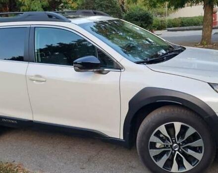 Белый Субару Аутбек, объемом двигателя 2.39 л и пробегом 16 тыс. км за 33000 $, фото 5 на Automoto.ua