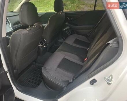 Білий Субару Аутбек, об'ємом двигуна 2.5 л та пробігом 9 тис. км за 28000 $, фото 9 на Automoto.ua