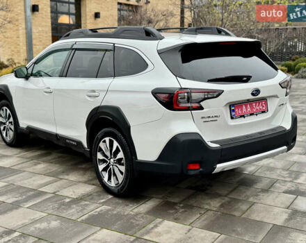 Белый Субару Аутбек, объемом двигателя 2.5 л и пробегом 7 тыс. км за 28800 $, фото 4 на Automoto.ua