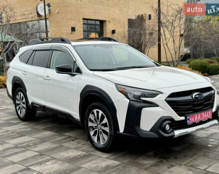 Белый Субару Аутбек, объемом двигателя 2.5 л и пробегом 7 тыс. км за 28800 $, фото 2 на Automoto.ua