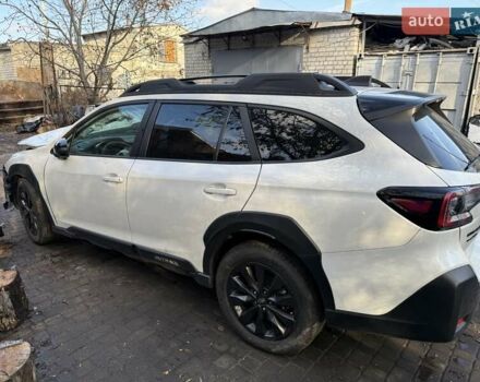 Белый Субару Аутбек, объемом двигателя 2.5 л и пробегом 19 тыс. км за 15000 $, фото 2 на Automoto.ua