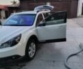 Белый Субару Аутбек, объемом двигателя 0 л и пробегом 122 тыс. км за 6000 $, фото 2 на Automoto.ua