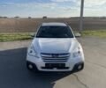 Белый Субару Аутбек, объемом двигателя 2.5 л и пробегом 196 тыс. км за 10000 $, фото 1 на Automoto.ua