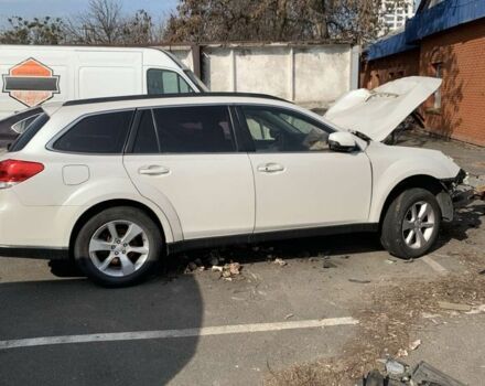 Белый Субару Аутбек, объемом двигателя 0 л и пробегом 100 тыс. км за 2267 $, фото 6 на Automoto.ua