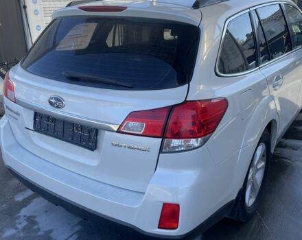 Белый Субару Аутбек, объемом двигателя 2.5 л и пробегом 196 тыс. км за 10000 $, фото 14 на Automoto.ua