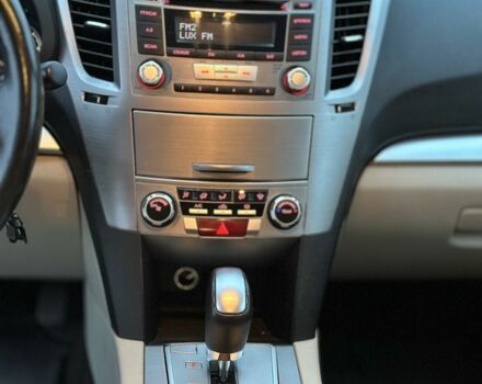 Субару Аутбек 2013 у Києві на Automoto.ua Білий Субару Аутбек, об'ємом двигуна 2.5 л та пробігом 169 тис. км за 8900 $, фото 15 на Automoto.ua