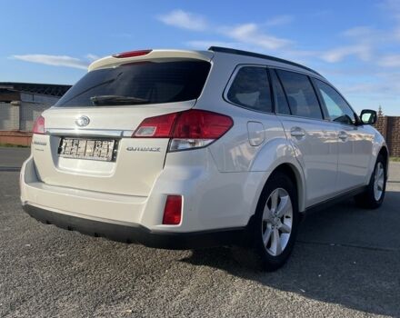 Белый Субару Аутбек, объемом двигателя 2.5 л и пробегом 196 тыс. км за 10000 $, фото 13 на Automoto.ua