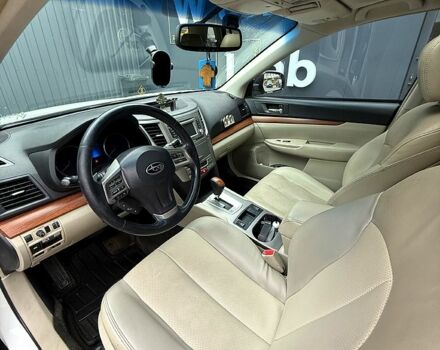 Білий Субару Аутбек, об'ємом двигуна 2.5 л та пробігом 220 тис. км за 12499 $, фото 7 на Automoto.ua