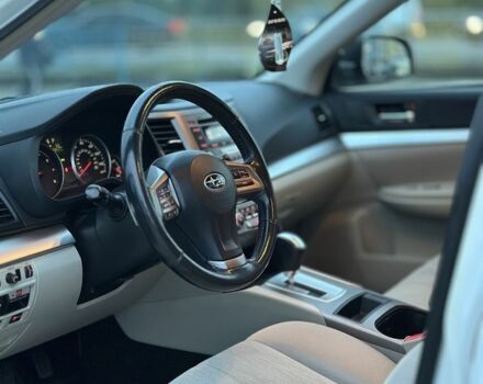 Субару Аутбек 2013 у Києві на Automoto.ua Білий Субару Аутбек, об'ємом двигуна 2.5 л та пробігом 169 тис. км за 8900 $, фото 12 на Automoto.ua